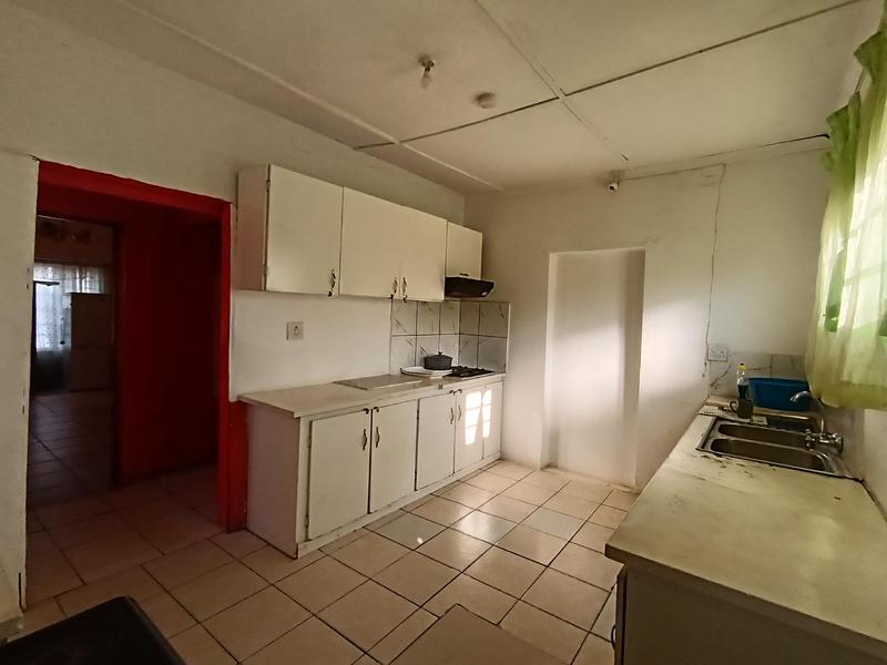 13 Bedroom Property for Sale in Madeira Park Eastern Cape